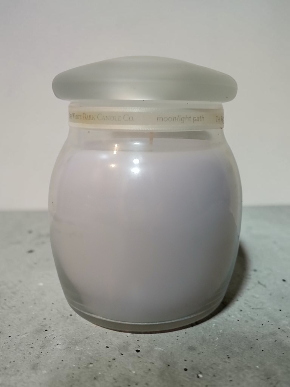 White Barn Moonlight Path White Jar Candle with Frosted Lid